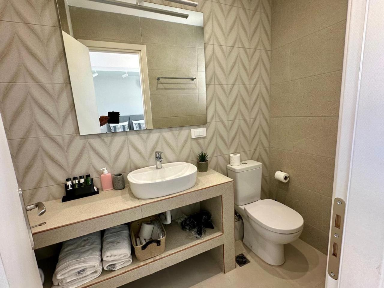 Amina Hotel *